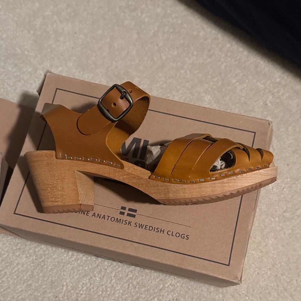 MIA Tan Brown Woven Leather Slingback Clog Sandals - Picture 6 of 9